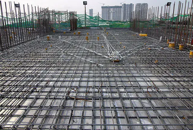 Thi công cốt thép sàn tầng 6 block Uranus