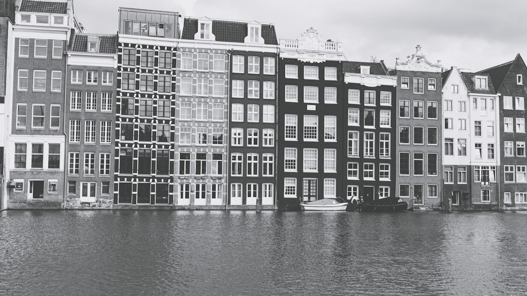 Căn hộ Q7 Saigon Riverside có đáng mua năm 2026? (Nhu cầu tìm hiểu tính đáng mua luôn cao, phù hợp người mua ở thực và nhà đầu tư. / Hỏi đáp: Căn hộ Q7 Saigon Riverside có phù hợp để ở và đầu tư không?) — hình 1