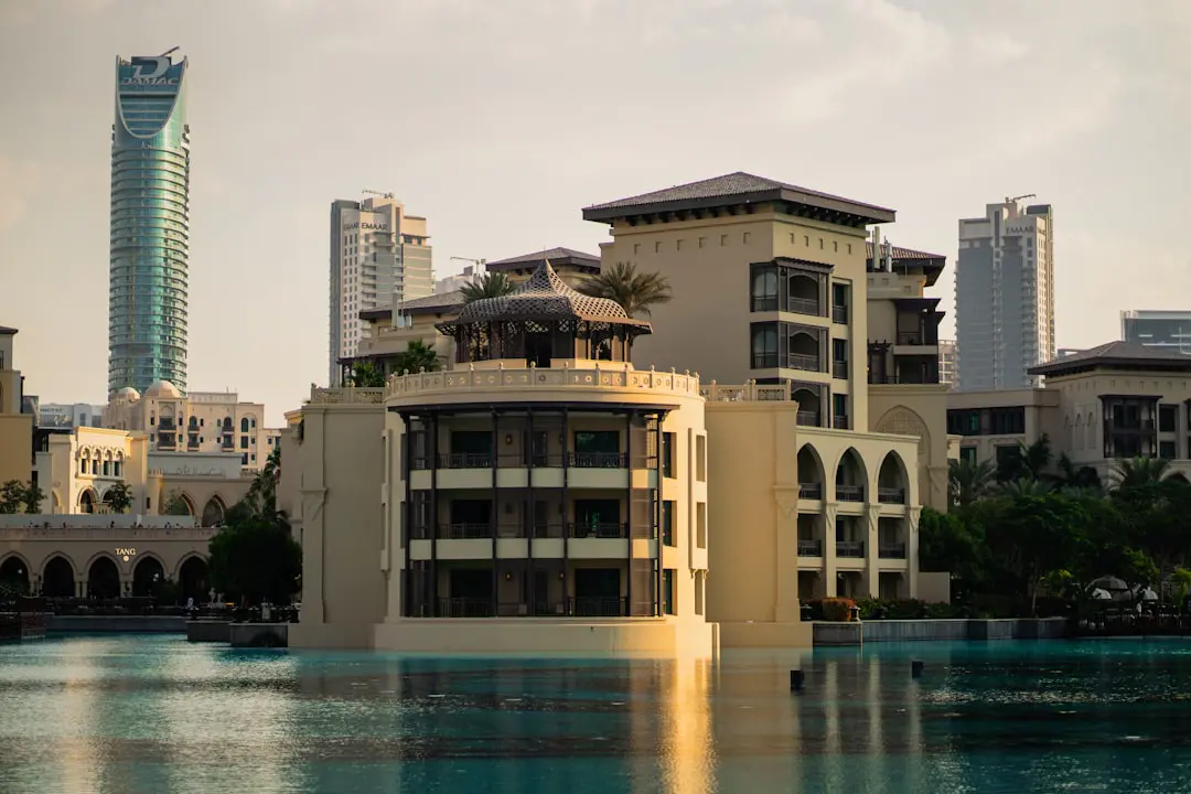 So sánh căn hộ Q7 Saigon Riverside với Luxcity và Him Lam Riverside (So sánh trực diện giúp người đọc ra quyết định nhanh giữa các dự án cùng khu vực. / Hỏi đáp: Nên chọn dự án nào giữa Q7 Saigon Riverside, Luxcity và Him Lam Riverside?) — hình 2