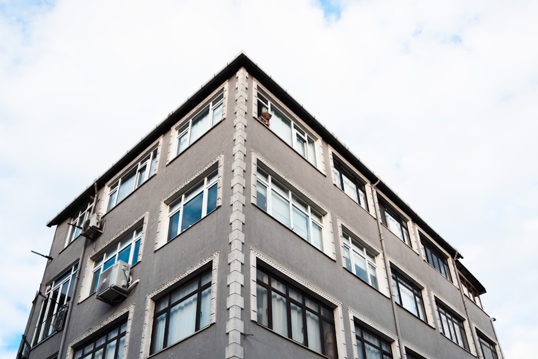 Căn hộ phường Phú Thuận nào đáng mua để ở năm 2026 (Đánh trúng nhu cầu ở thực tại Phú Thuận, phù hợp người mua đang cân nhắc chỗ ở năm 2026. / Hỏi đáp: Phường Phú Thuận có phù hợp để mua căn hộ ở lâu dài không?) — hình 1