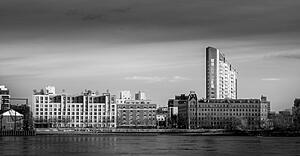 Căn hộ Q7 Saigon Riverside gần những trường nào ở Quận 7? (Tìm kiếm theo vị trí rất mạnh với nhóm mua nhà có con nhỏ hoặc thuê dài hạn. / Hỏi đáp: Từ Q7 Saigon Riverside đi đến các trường quốc tế có xa không?)