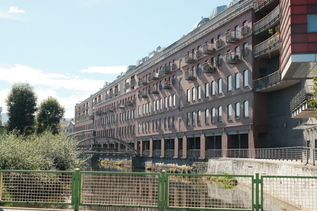 Căn hộ Q7 Saigon Riverside có nên mua thời điểm này? (Chạm vào tâm lý chờ thời điểm tốt, phù hợp nhóm người đang cân nhắc xuống tiền. / Hỏi đáp: Thời điểm nào mua Q7 Saigon Riverside là hợp lý nhất?)