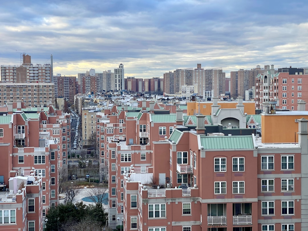 So sánh căn hộ đường Đào Trí và Nguyễn Văn Quỳ (Hai trục đường cùng khu Nam, dễ phát sinh nhu cầu so sánh vị trí, giá và khả năng khai thác. / Hỏi đáp: Nên chọn căn hộ đường Đào Trí hay Nguyễn Văn Quỳ để ở và đầu tư?) — hình 1