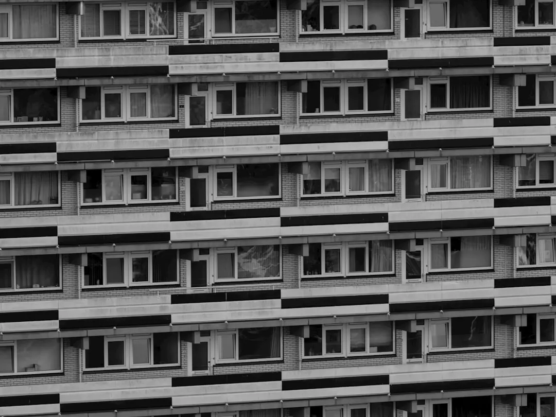 Căn hộ quận 7 nào phù hợp cho thuê dài hạn (Nhà đầu tư cần xác định dòng sản phẩm có nhu cầu thuê ổn định và ít trống phòng. / Hỏi đáp: Căn hộ nào ở quận 7 dễ cho thuê dài hạn nhất?) — hình 2