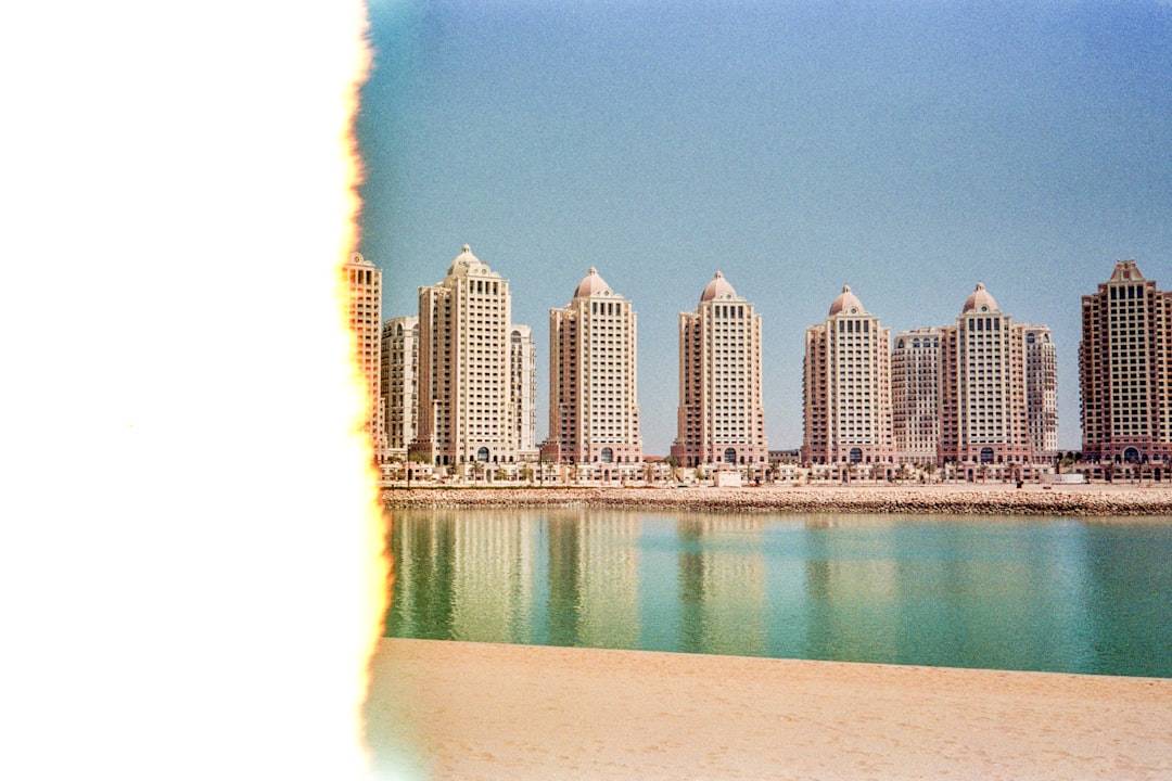 Vì sao căn hộ đường Đào Trí được giới mua ở quan tâm (Khai thác điểm mạnh vị trí ven sông, kết nối và môi trường sống, phù hợp bài giải thích nhu cầu. / Hỏi đáp: Đường Đào Trí có lợi thế gì so với các khu khác ở quận 7?) — hình 2